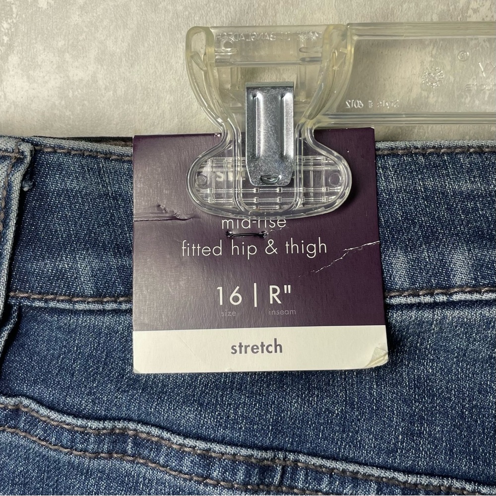 🎉HP🎉 | NWT Ava & Viv midrise skinny fit jeans - Picture 6 of 9